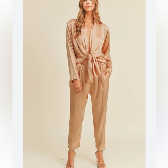 Mable Satin Alinia Front Tied Long Sleeves Blush Pink Jumpsuit Women’s Sz S - Picture 1 of 11